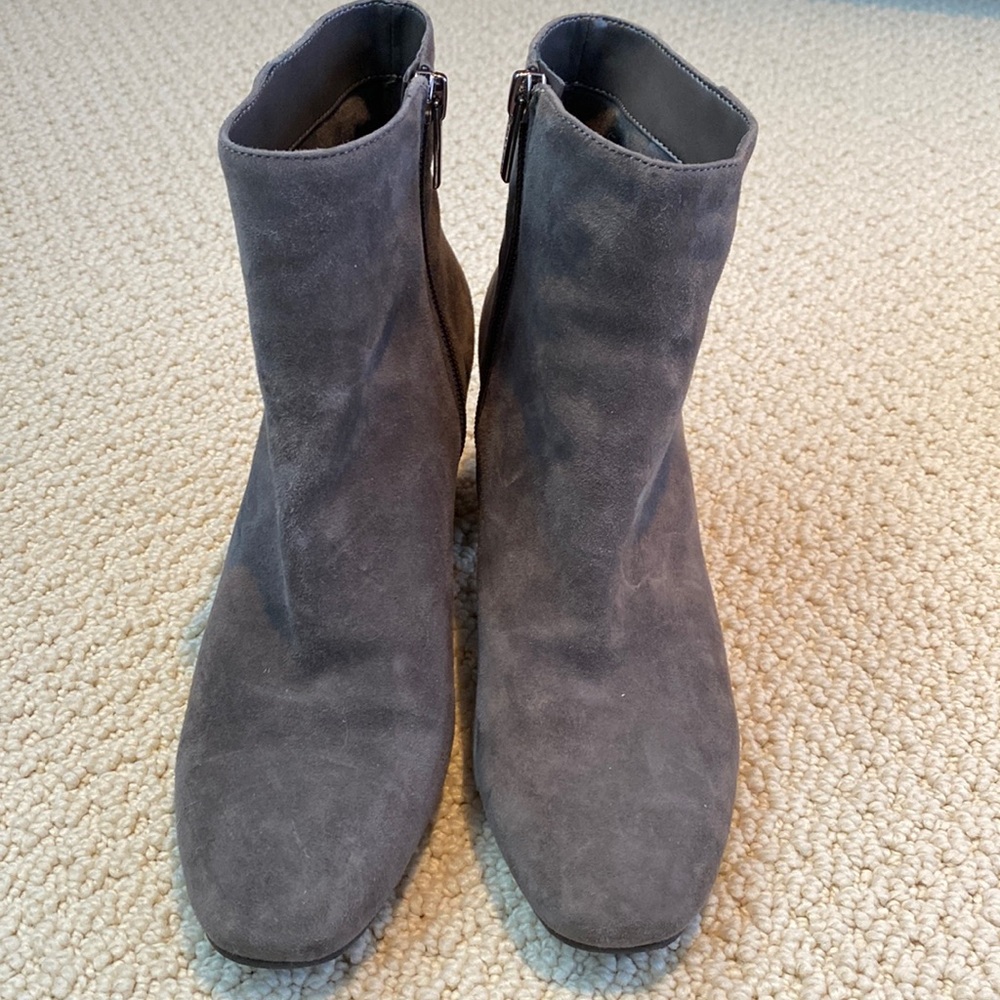 Vince Camuto Kalyca Grey Almond Toe Bootie Size 6